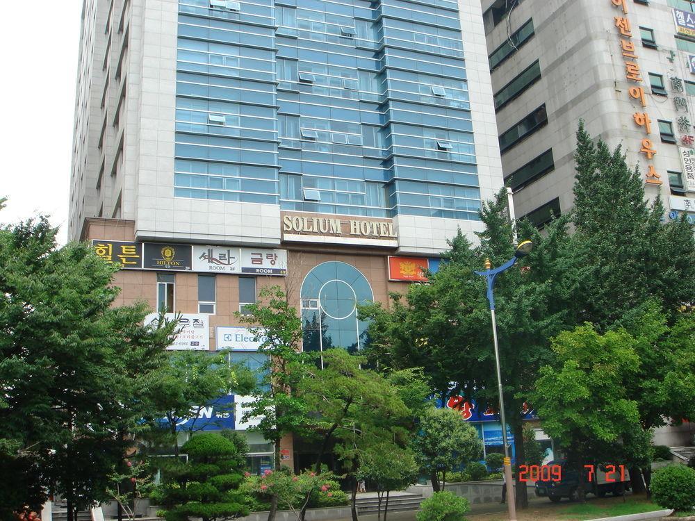 At Business Hotel Changwon Exterior foto